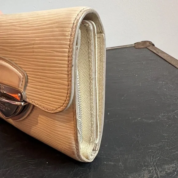 Louis Vuitton Epi Joey Wallet - Picture 10 of 11